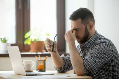 5 Ways To Protect Your Eyes From Constant Screen Time