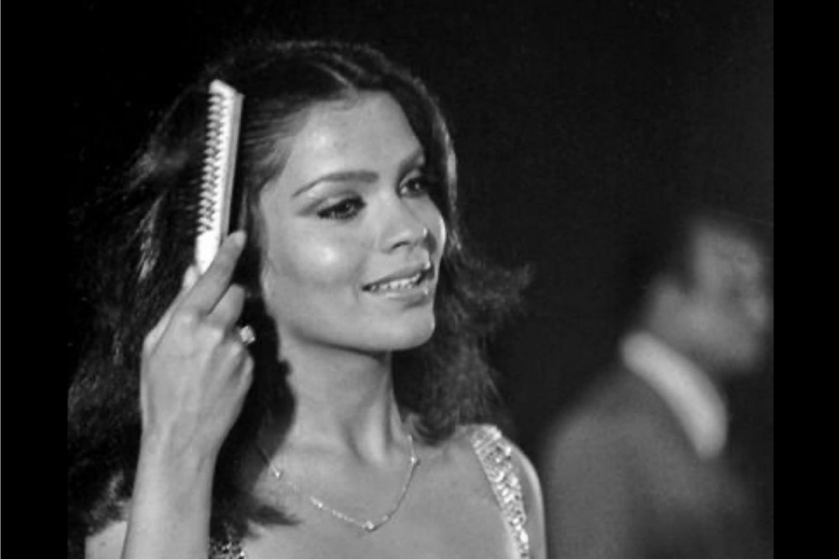 Zeenat Aman Gives Saturday Glam to Inspire Evening Plans