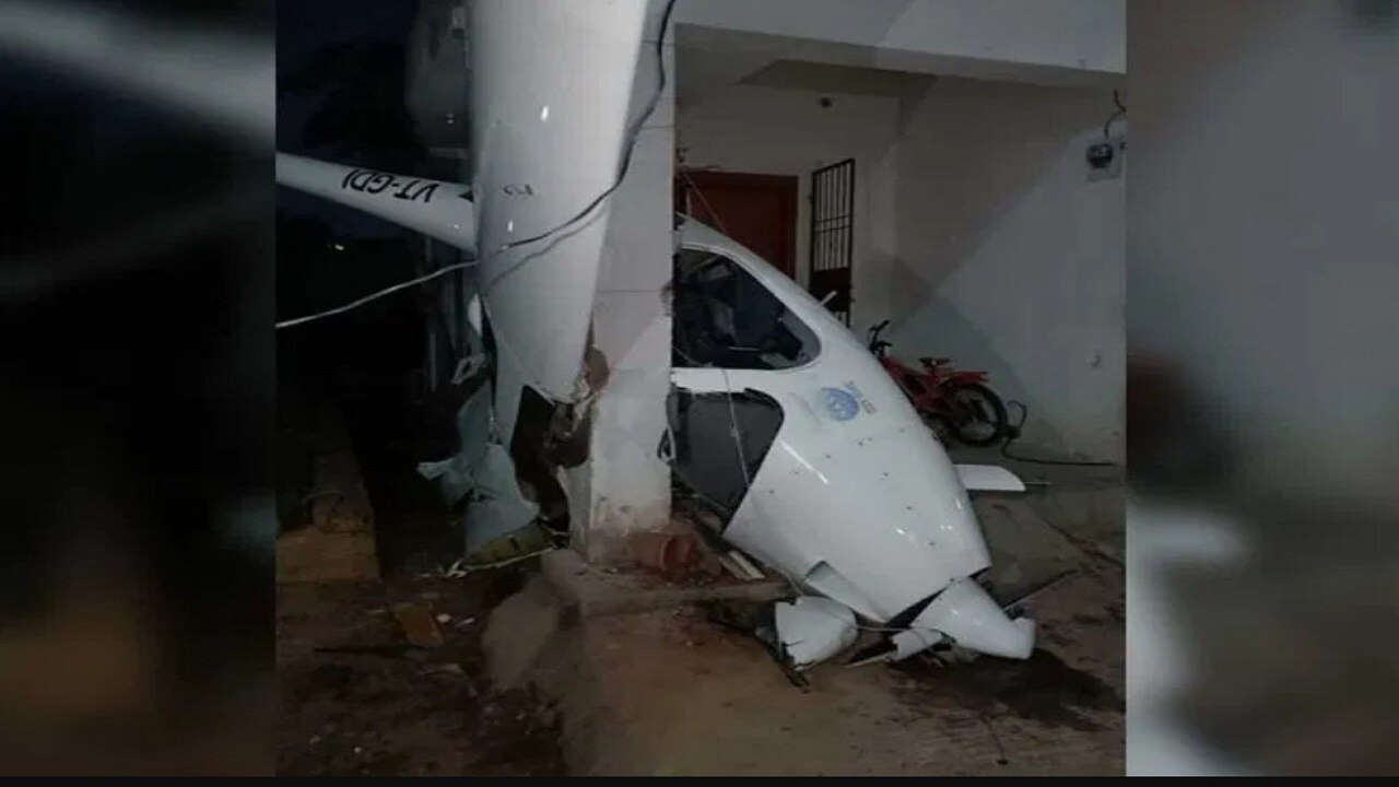 watch-onboard-camera-shows-glider-plane-crashing-into-house-in