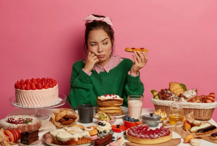 How to Stop Binge Eating? 5 Ways To Deal When Overeating Triggers