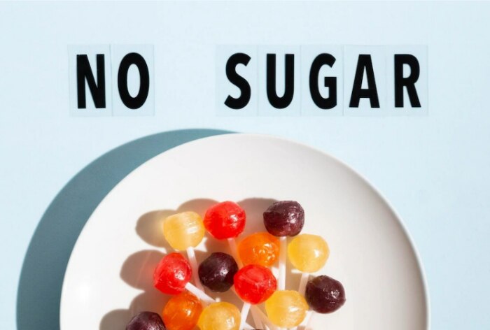 Sag NEIN zu Zucker!  6 beste Möglichkeiten, die Zuckeraufnahme aus Ihrer täglichen ERNÄHRUNG zu reduzieren
