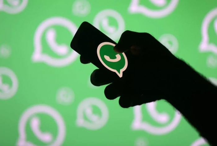 WhatsApp’s New Feature Allows Adding Descriptions to Forwarded Messages