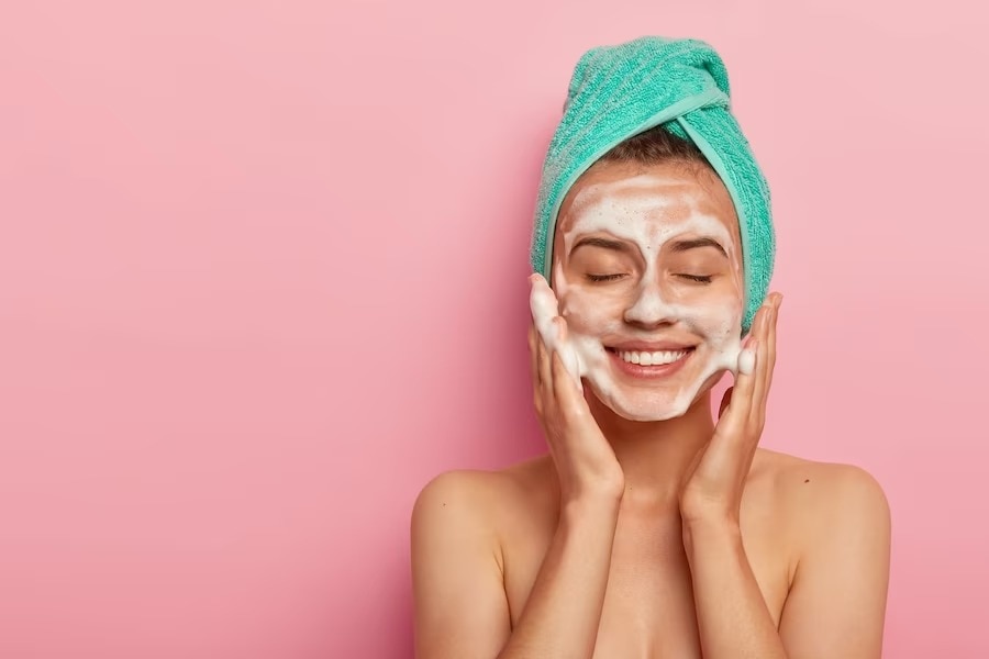 Top 5 Anti-Akne-Gesichtswäsche unter Rs 1000 in Indien