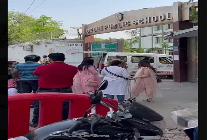 BREAKING: Delhi Public School, Mathura Road Receives Bomb Threat Via E ...