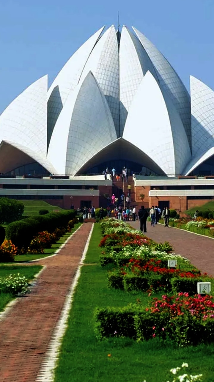 10 Must Visit Historical Monuments in Delhi