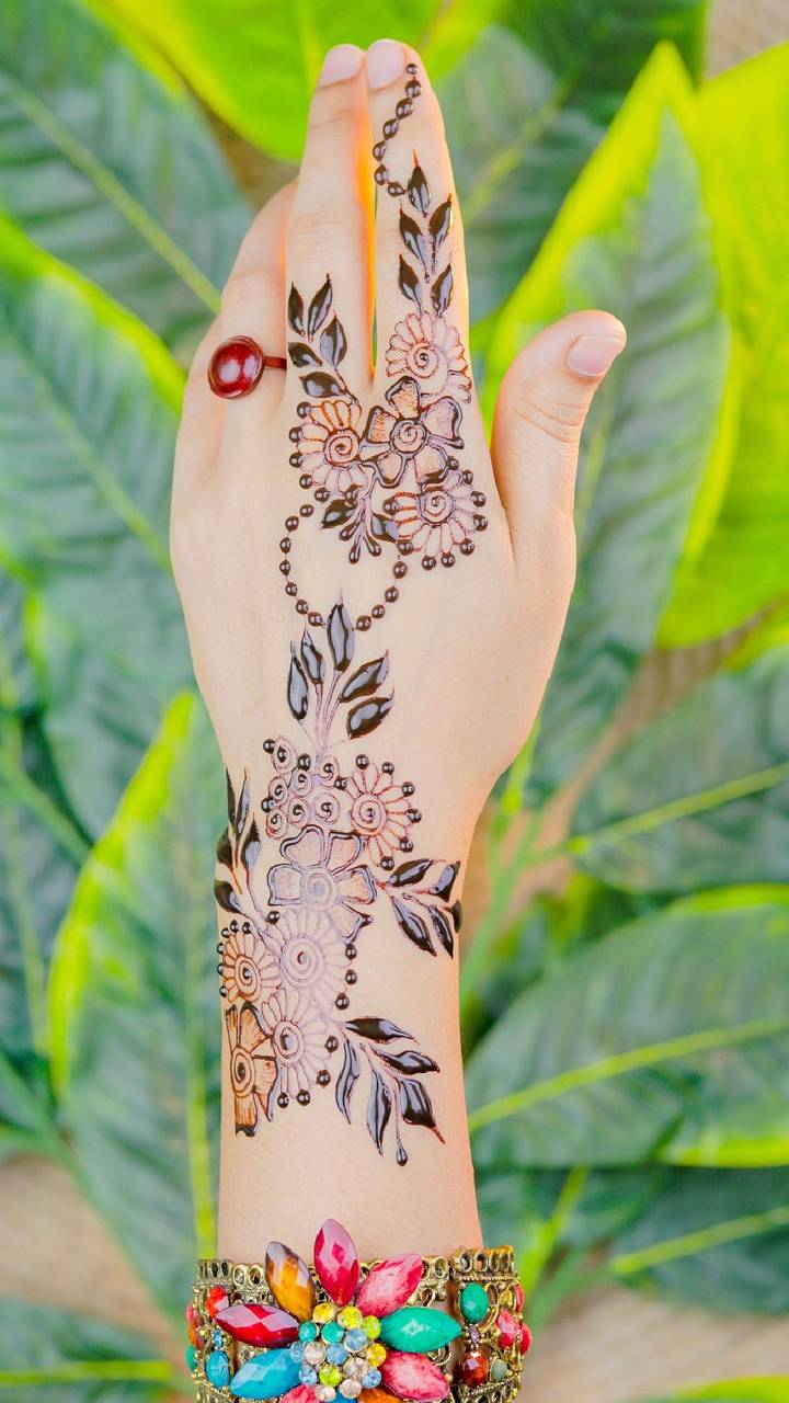 International womens day 2023 special best and easy mehndi design ideas for  this special day must try - International Womens Day 2023: 'महिला दिवस' पर  इन लेटेस्ट मेहंदी डिजाइन से सजाएं अपने