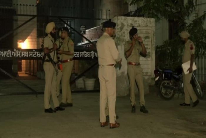 Read more about the article Could Be Explosion Punjab Police After Loud Sound Heard Near Golden Temple, Probe Underway