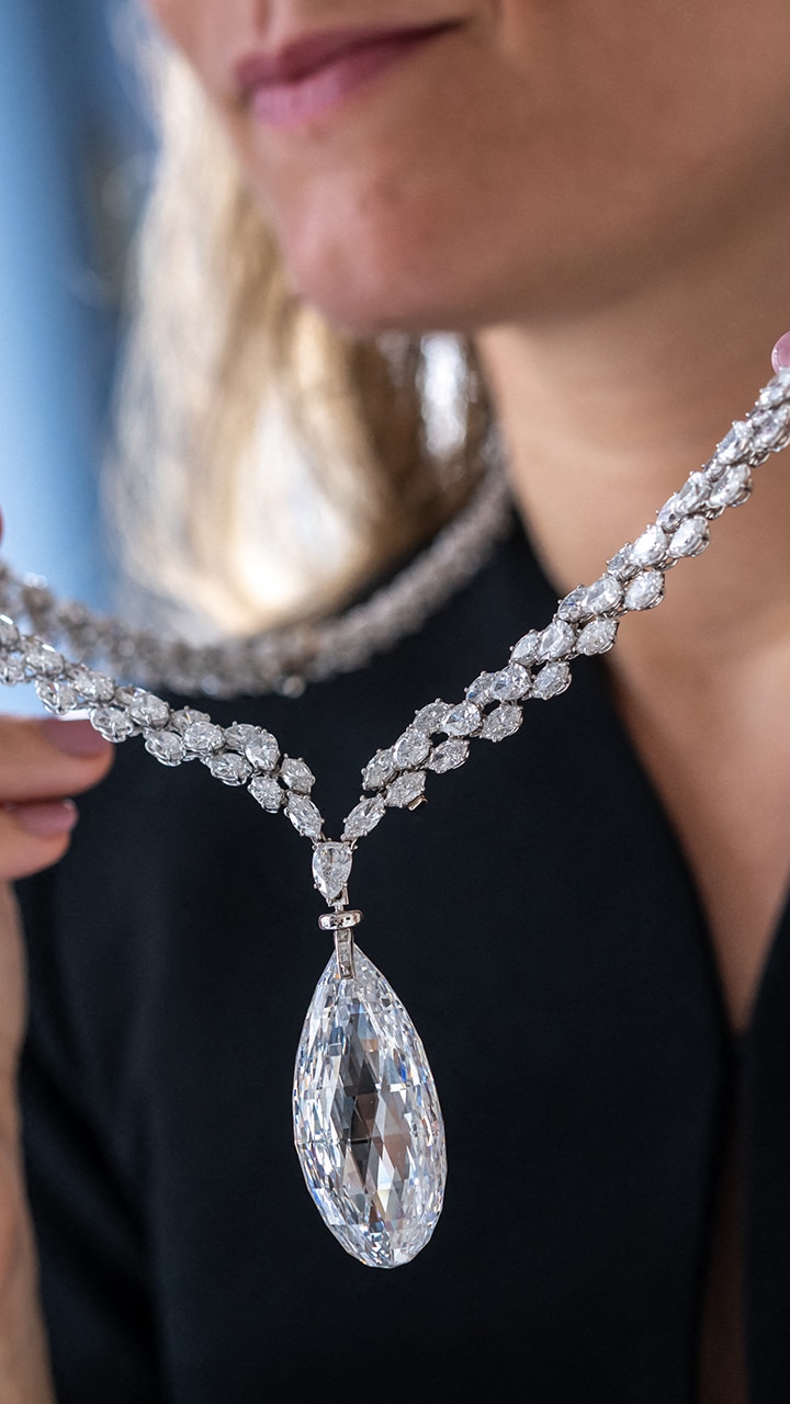 Top 10 Most Expensive Diamond Necklaces in the World | Expensive diamond,  Purplish pink diamond, Briolette necklace