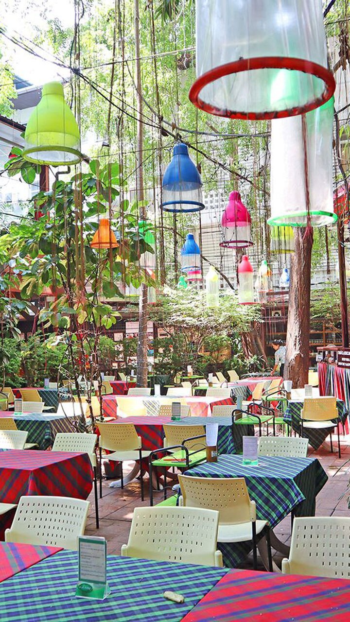 Top 10 Weirdest Restaurants In The World