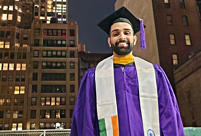 Indian Student Flaunts National Flag With Pride During Graduation Ceremony In New York. Netizens React Indian Student Flaunts National Flag With Pride During Graduation Ceremony In New York. Netizens React