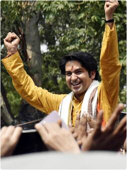 बाबा बागेश्वर धीरेंद्र शास्त्री को मिली Y कैटगरी की सुरक्षा