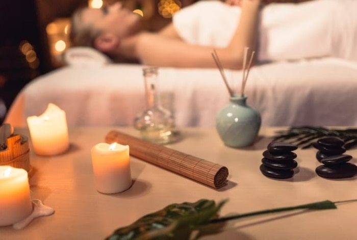 Aromatherapie: Welche Beziehung besteht zwischen Duft und Schlaf und wie Düfte dazu beitragen können, ihn zu verbessern