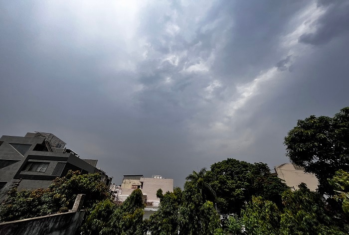 IMD Predicts Rain, Thunderstorm In THESE Areas Of Delhi-NCR Today ...