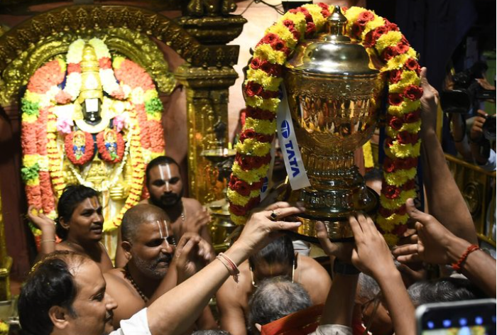 Special Puja For IPL Trophy
