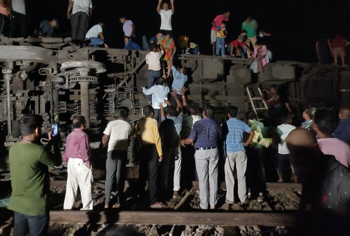 Coromandel Express Derails in Odisha - Vimarsana News