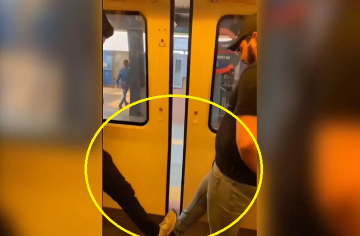 Delhi Metro Viral Video Youths Prevent Door From Closing Dmrc Reacts