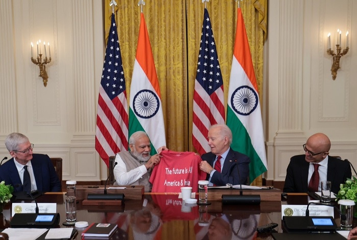 Read more about the article Biden Gifts PM Modi Special Future Is AI T-Shirt And It Is Not What You Thing It Is