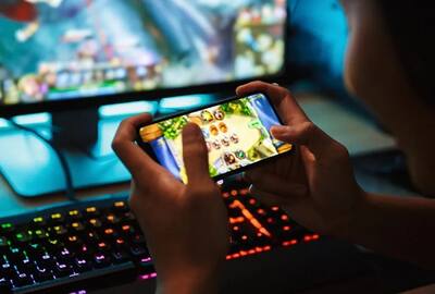 13 साल की बच्ची ने ऑनलाइन गेमिंग पर उड़ा दिये 52 लाख | 13-year-old teen  girl spends 52 lakh rupees on online gaming left only 5 in bank account