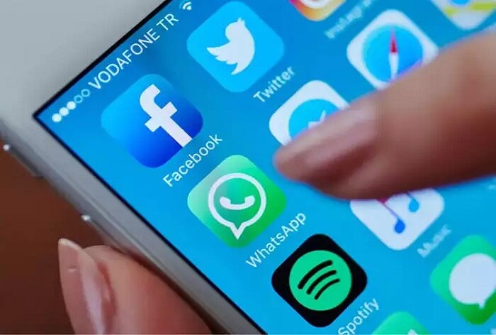 WhatsApp व्यापक रूप से iOS पर नया कम्युनिटी एंट्री पॉइंट रोल आउट कर रहा है