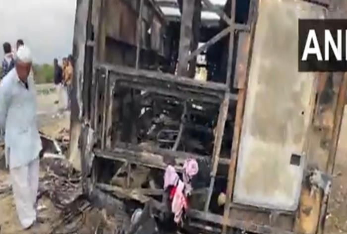 Buldhana Bus Accident का वह भयावह मंजर, जिसकी तस्वीरें देख रूह कांप जाएगी