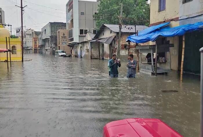 Monsoon Mayhem 9 Dead As Heavy Rains Pound Gujarat Flood Like Situation In Affected Areas 