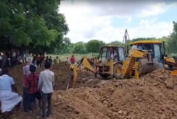 Watch: 3-Yr-Old Boy Rescued After Falling Into 40-Feet Borewell In Bihar's Nalanda