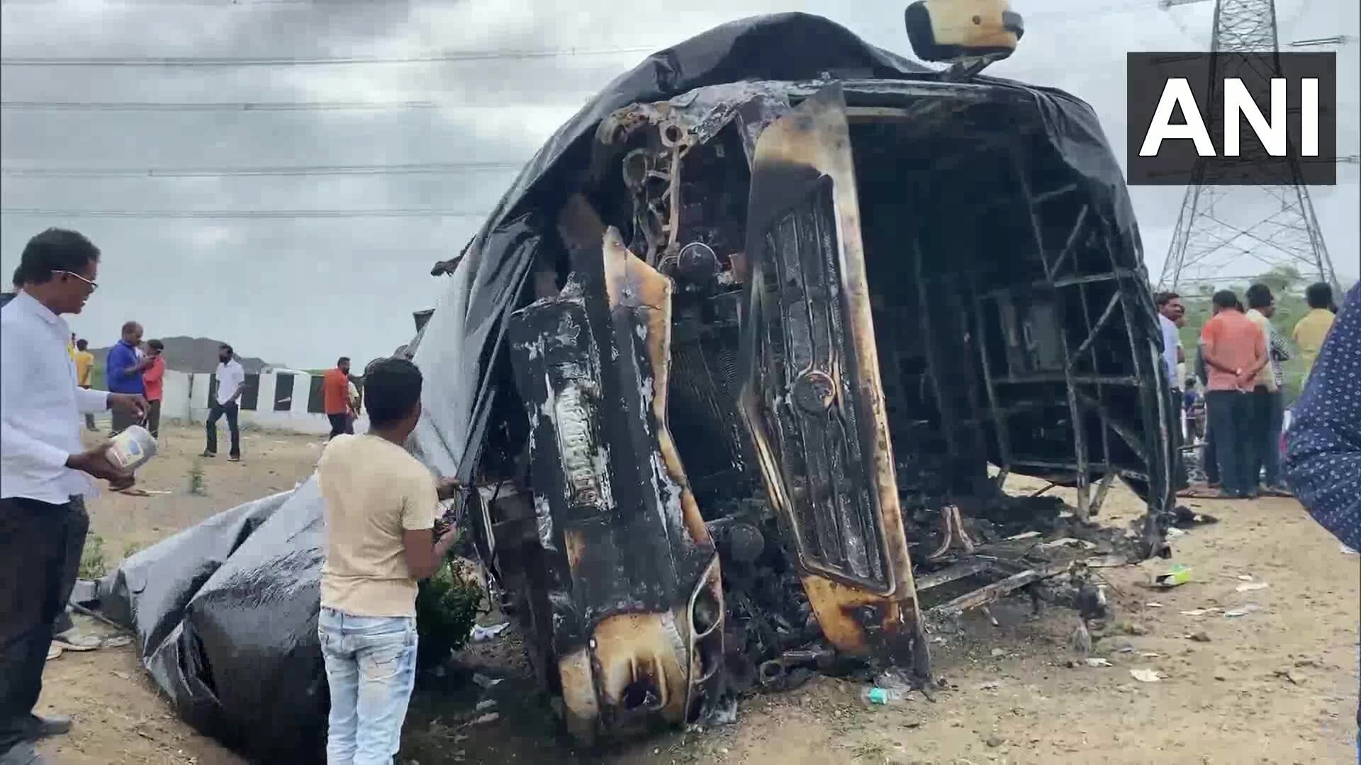 Buldhana Bus Accident का वह भयावह मंजर, जिसकी तस्वीरें देख रूह कांप जाएगी