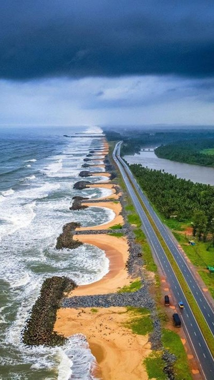 10 Most Beautiful Indian Roads