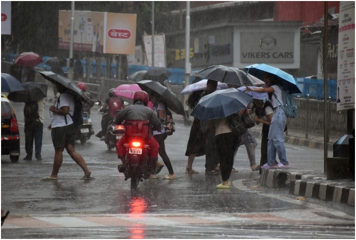 Mumbai University Postpone Exams, BMC Declares Holiday For Schools and Colleges; IMD Issues Red Alert