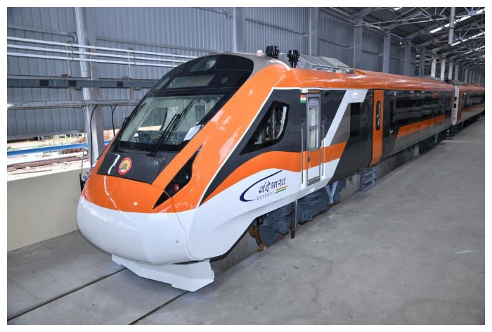 Read more about the article Vande Bharat Express Gets Makeover With New Colour Scheme Watch Video