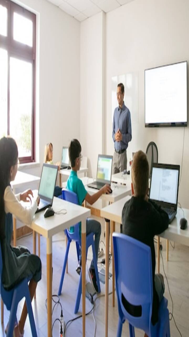 List of Schools Closed भारी बारिश के बीच इन राज्यों में स्कूल बंद