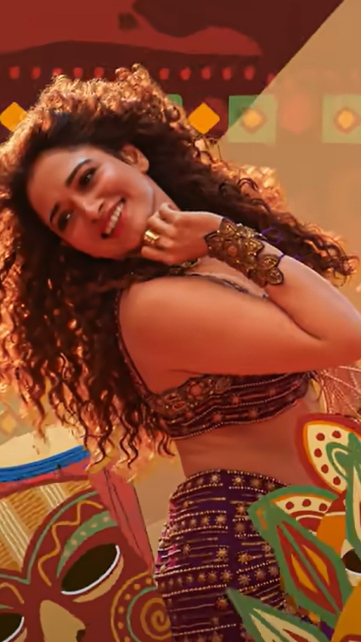 15 Hot Looks of Tamannaah Bhatia From Jailer Song With Rajinikanth