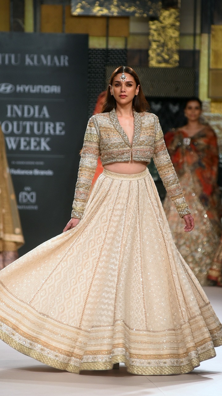 Designer Lehenga Choli Long Jacket Blouse Indian Pakistani Wedding Peplum  Top With Skirt Bridesmaids Lehenga Bridal Mehendi Outfit Haldi Out - Etsy  Finland