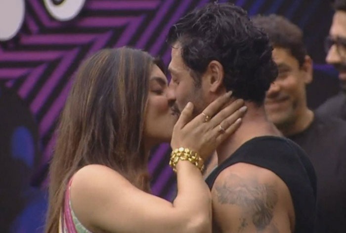 Read more about the article Bigg Boss OTT 2 Akanksha Puri Finally Breaks Silence on Her Viral Liplock With Jad Hadid Says I am Proud of it
