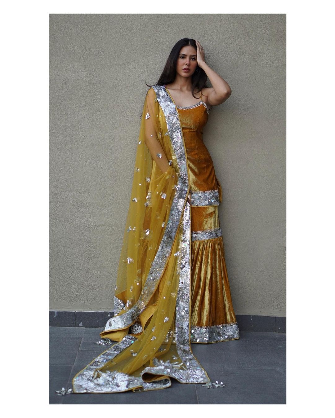 Rakhabandhan Look: If you want to try a new look in Rakshabandhan, then adopt Sonam Bajwa's elegant look and make her your fashion inspiration!