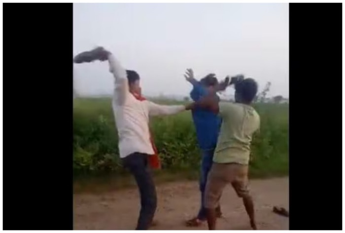 UP Shocker: Dalit Man Beaten With Slippers For Refusing To Give Free Chicken, Video Goes Viral | Watch