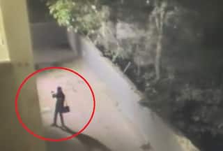 Delhi Police Releases CCTV Footage Of Accused Painting Pro-Khalistani Graffiti At Metro Stations; 2 Detained