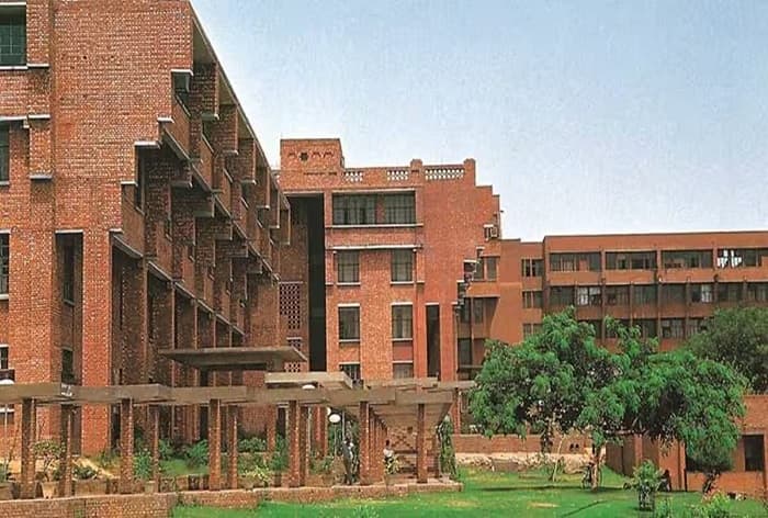 JNU Issues Advisory After Alleged Public Nudity By Unidentified Individual