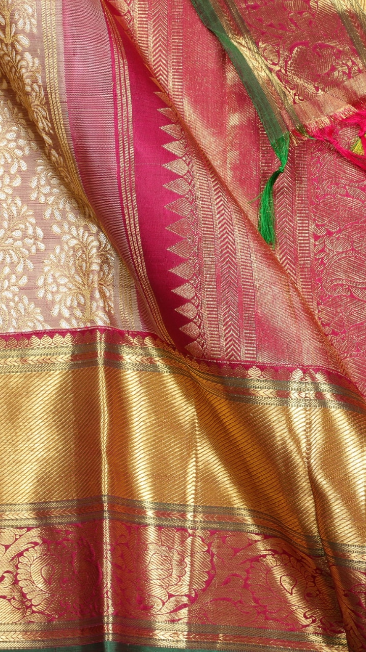 Vaalai pattu saree – www.vannamayil.com