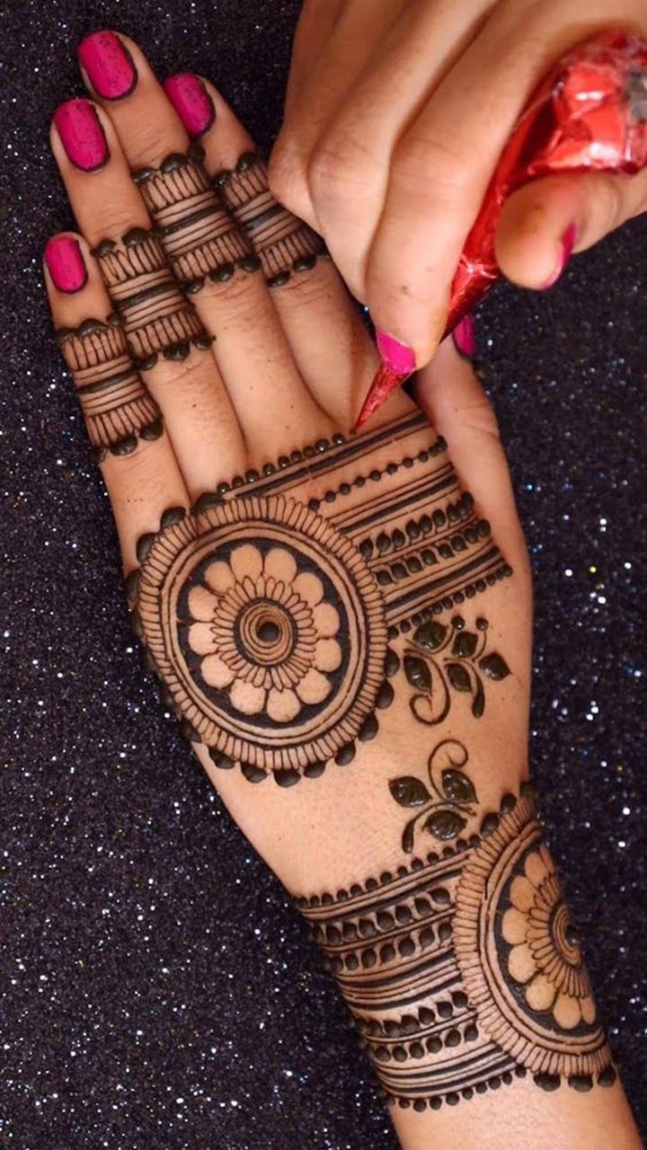 Some Types of Mehndi Designs Used to Try Ourselves on Functions : 7 Steps -  Instructables