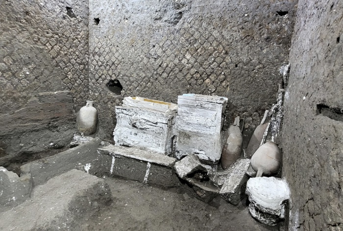 '2 Beds, One Mattress And Remains Of Rat': Archaelogists Find Bedroom Used By Slaves In Italy's Pompeii | See Pics