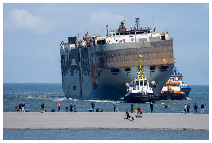 Indian Sailors, Fremantle Highway, Ship, Fire, Dutch Coast, Indian, cargo ship, India, Indian Embassy, Netherlands, Panama, Egypt, Germany, North Sea, Wadden Sea, World Heritage, Bremerhaven, Singapore, Schiermonnikoog, Ameland