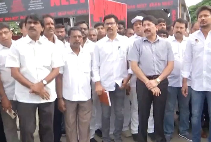 DMK Begins State-Wide Hunger Strike, Seeks Abolition of NEET| Watch