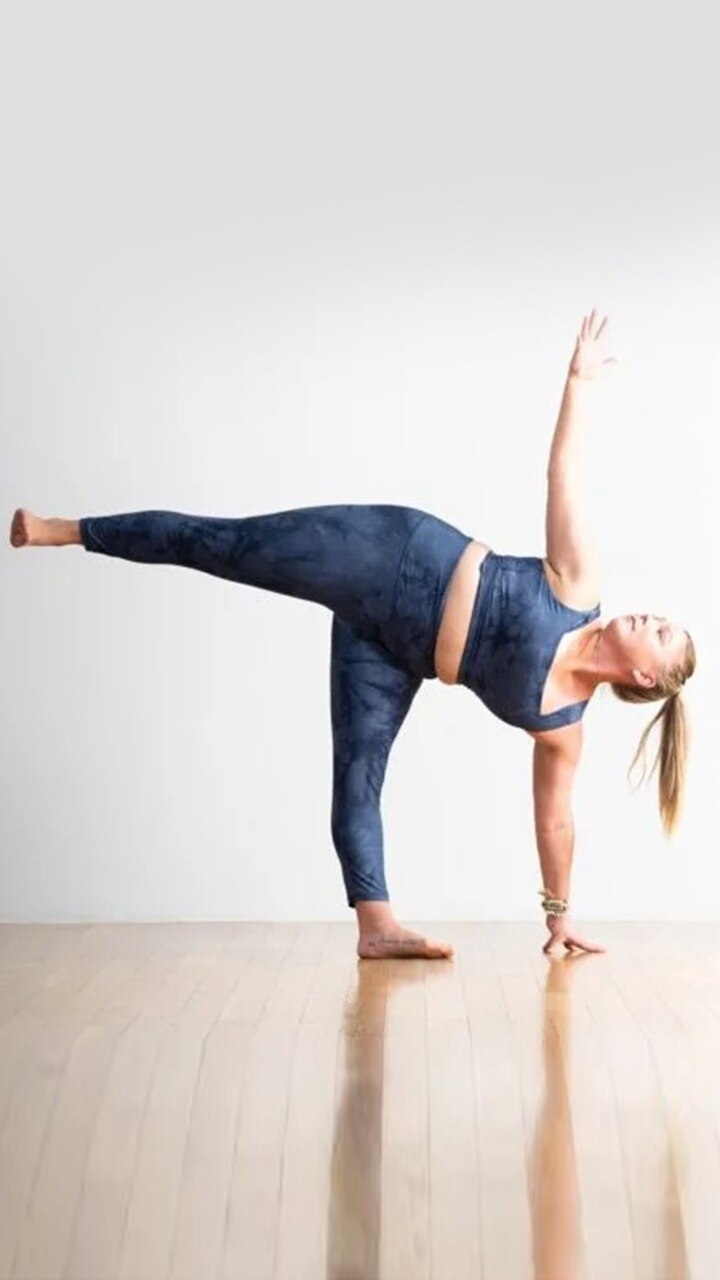 Envy Anushka Sharma's flat belly post pregnancy? Try these 5 simple Yoga  asanas | Health - Hindustan Times