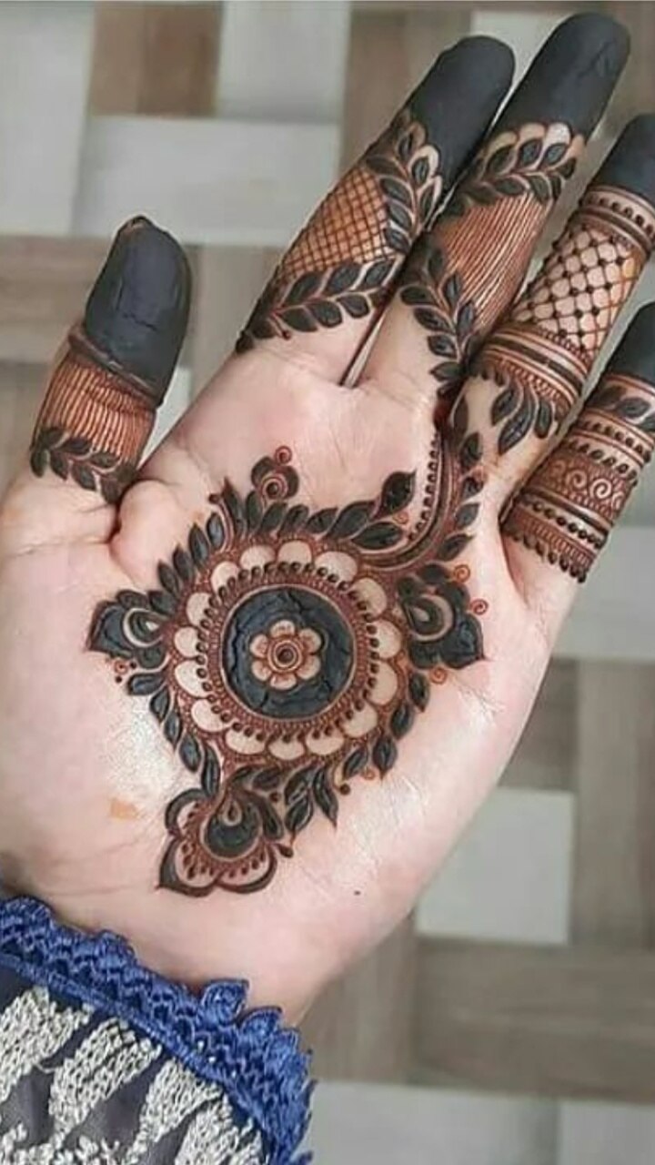 easy mehndi designs of hand | mehandi designs simple and easy front hand |  arabic mehndi des… | Simple mehndi designs, Mehndi art designs, Mehndi  designs front hand