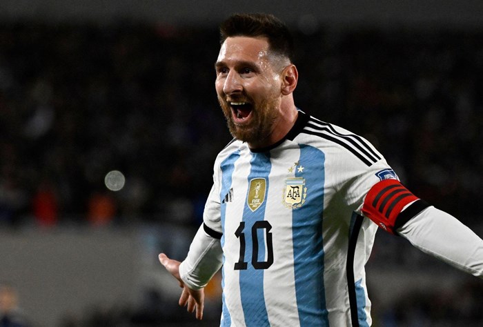 Lionel Messis STUNNING Free-Kick Goal Helps Argentina Beat Equador in ...