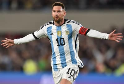 2023 01 01WorldSoccer, PDF, Lionel Messi