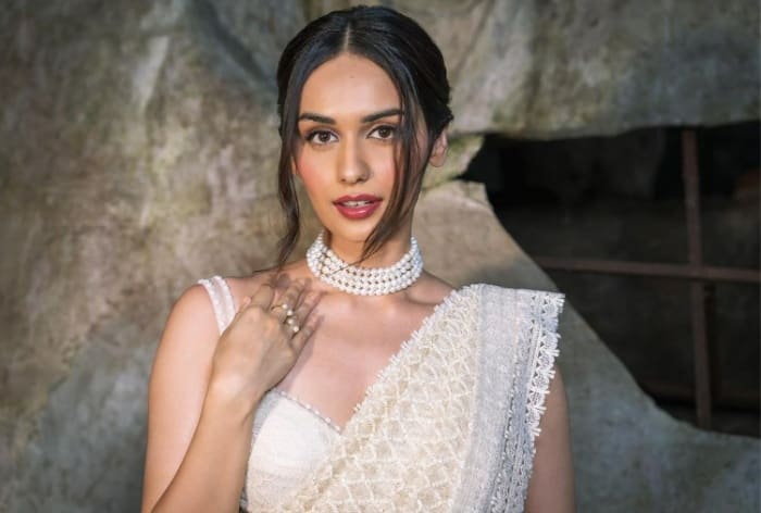 Manushi Chillar Feels Proud to Make Her Runway Debut at London Fashion ...