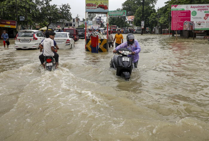 Incessant rainfall has caused heavy waterlogging in several areas of Lucknow.