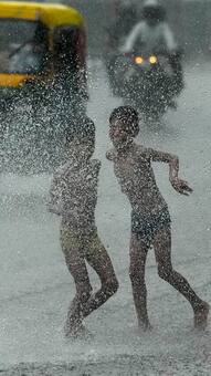 Lucknow Weather Update: IMD Predicts Heavy Rains Till Sept 12, Issues Red Alert